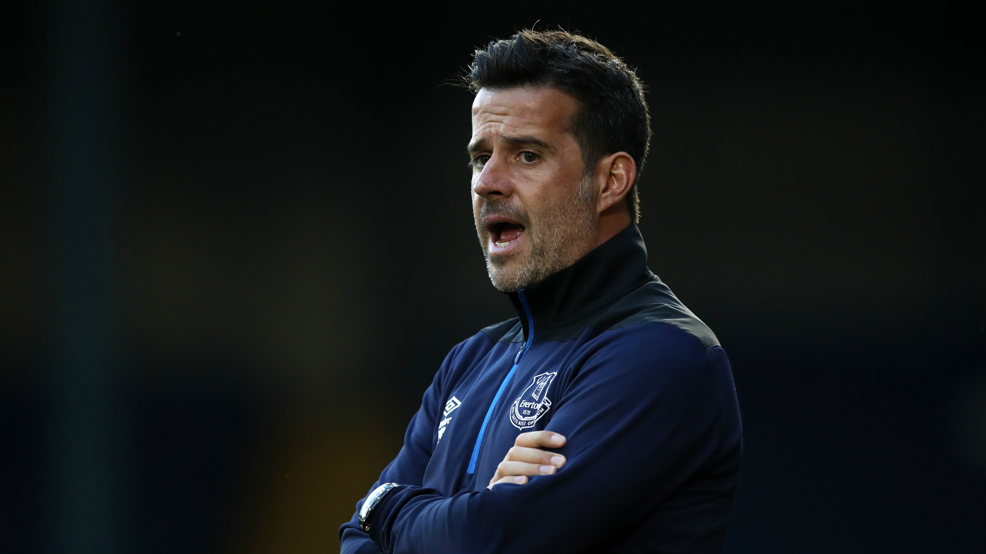 却屡次受到 却屡次受到